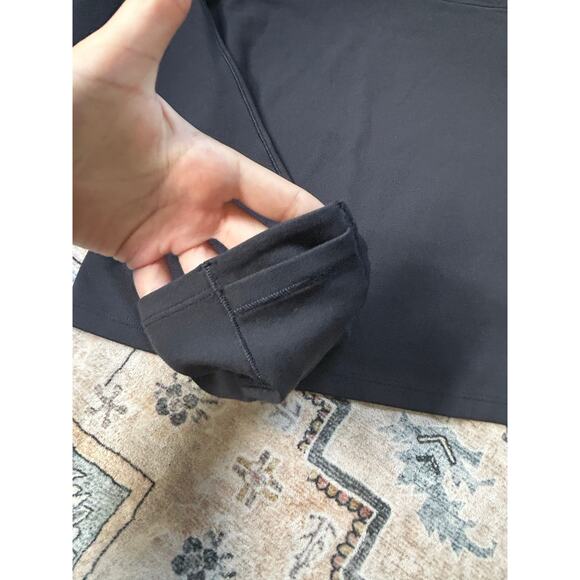 Athleta Transcends Top Black long sleeve crop Athletic Top Size Large - Picture 6 of 8